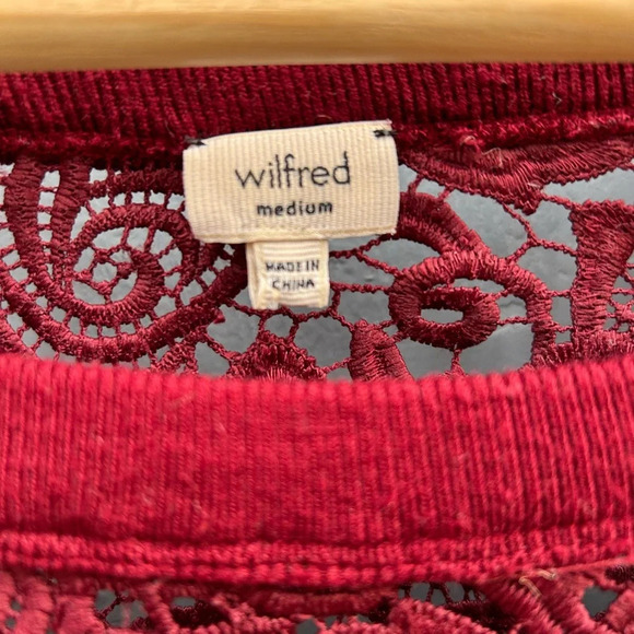 Aritzia  Wilfred Burgundy Lace Sweatshirt, size M - Picture 3 of 7